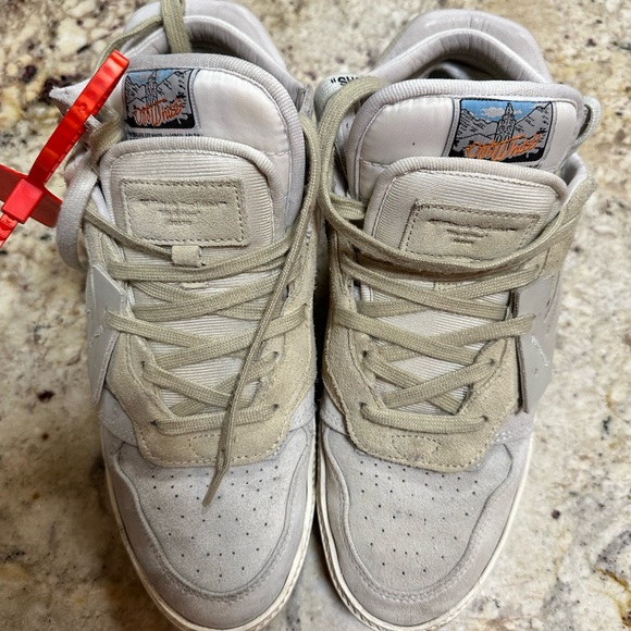 Off-White Floating Arrow Sneakers - Picture 2 of 7